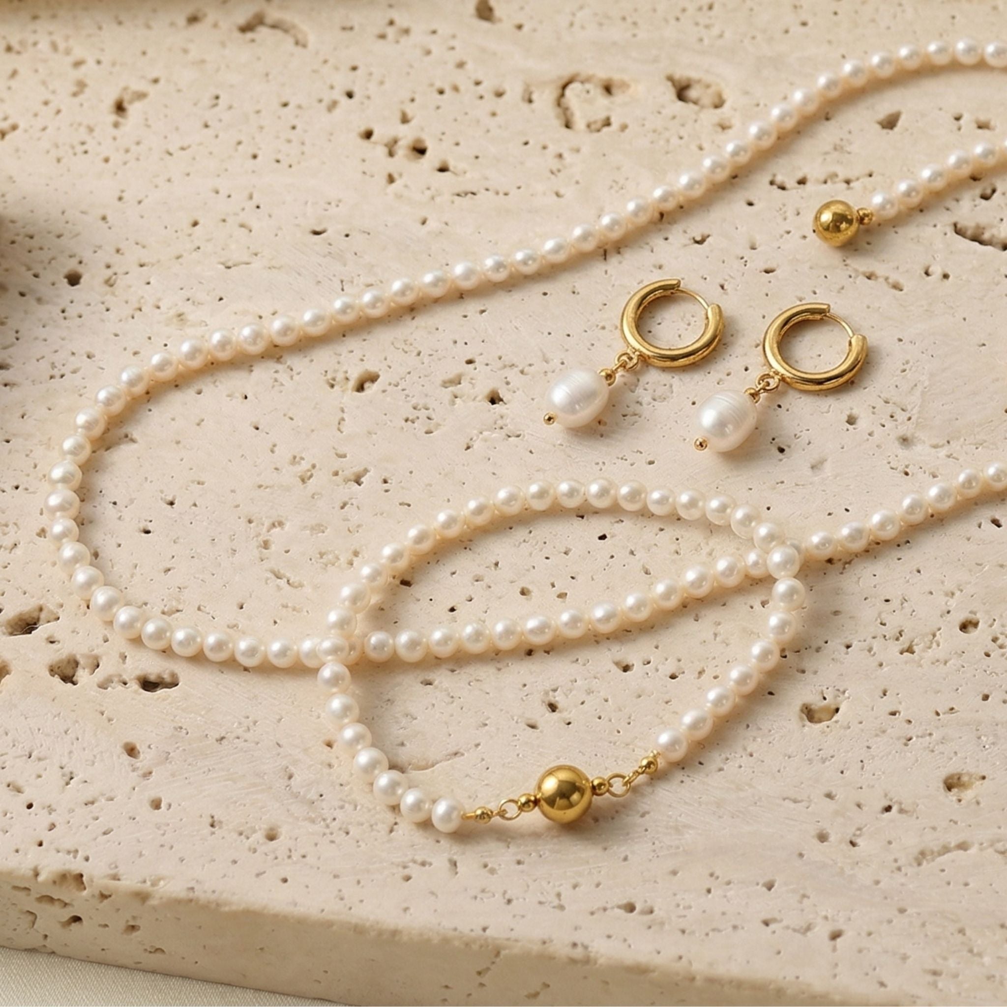 Avean-OneTouch-Clasp-Classique-Freshwater-Pearl-Set-Editorial