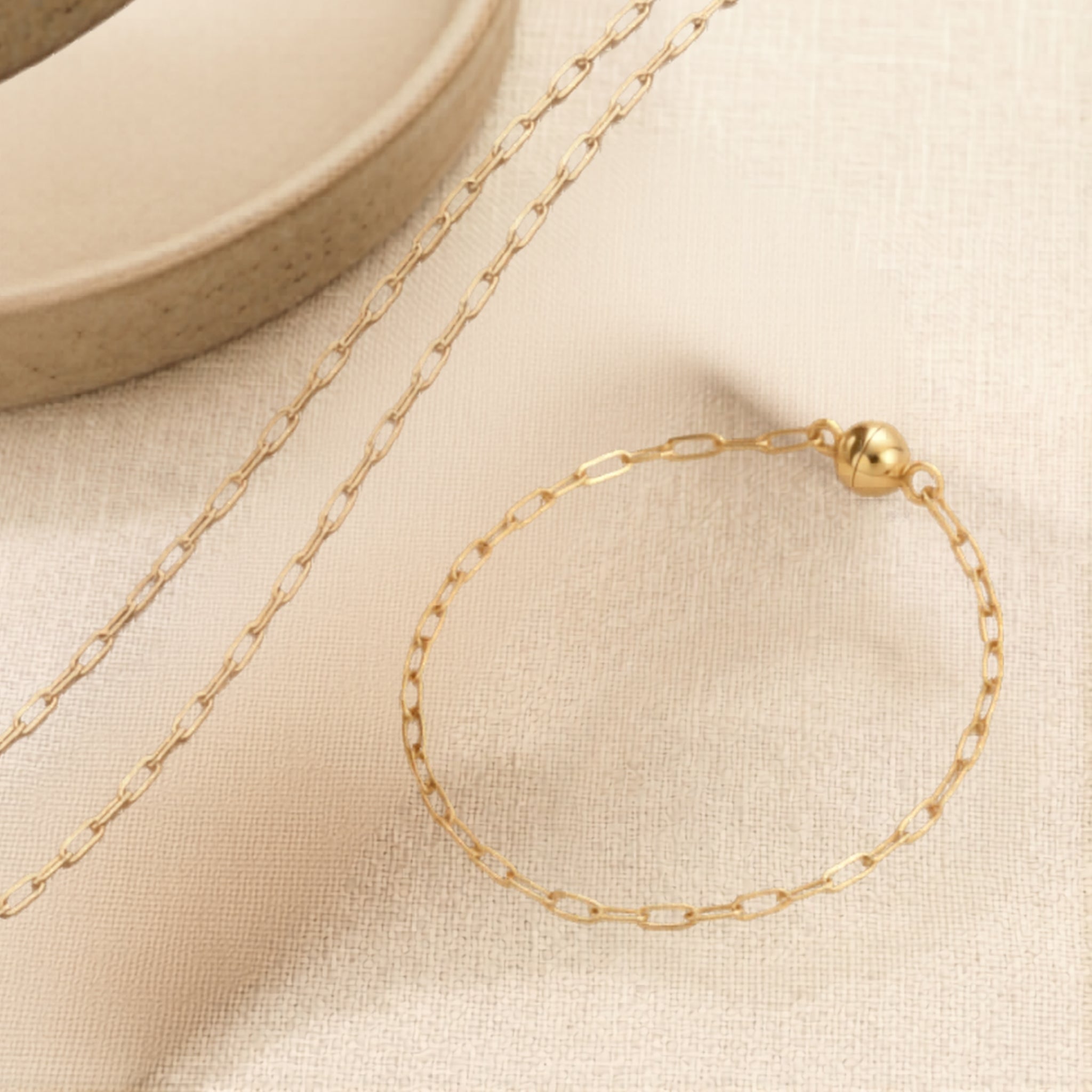 Avean jewellery fine gold Linear bracelet with onetouch magnetic clasp