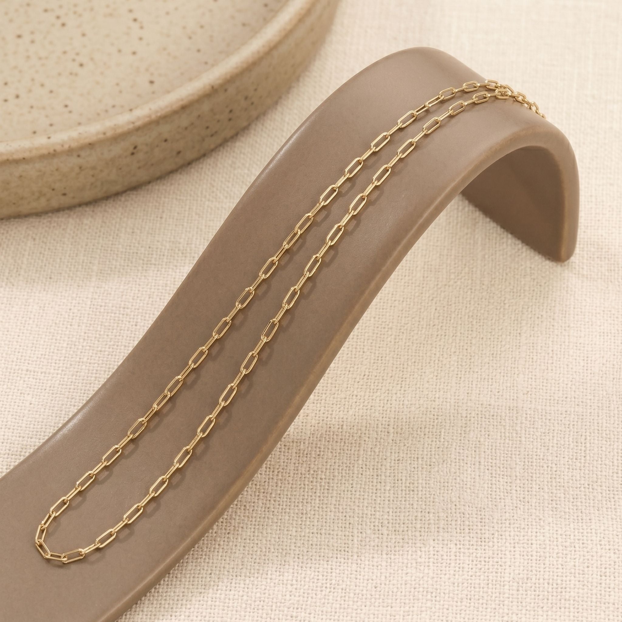 Linear-Necklace-Editorial